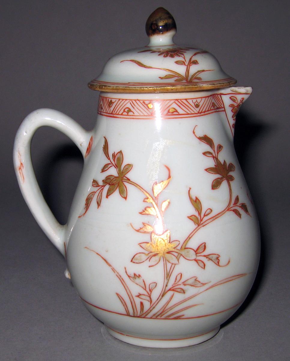 2004.0069 A, B Porcelain Jug side 2