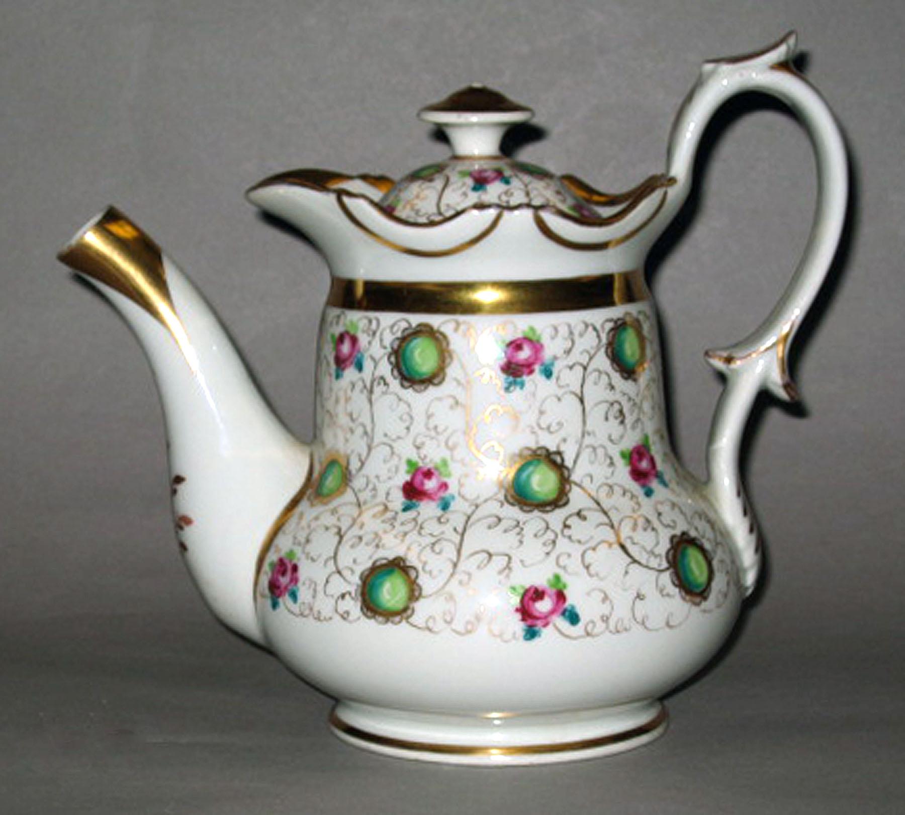 2004.0073.001.001 A, B Aich porcelain coffee cup