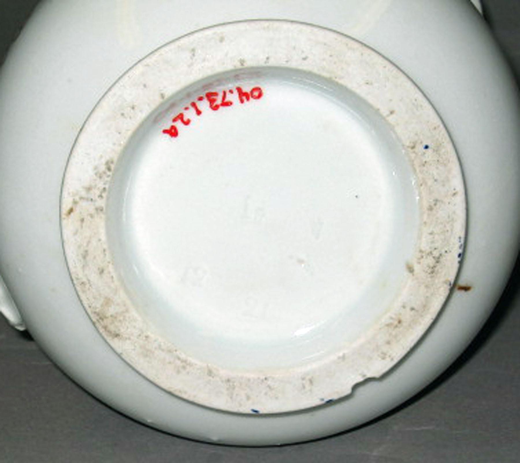 2004.0073.001.002 A Aich porcelain cream jug