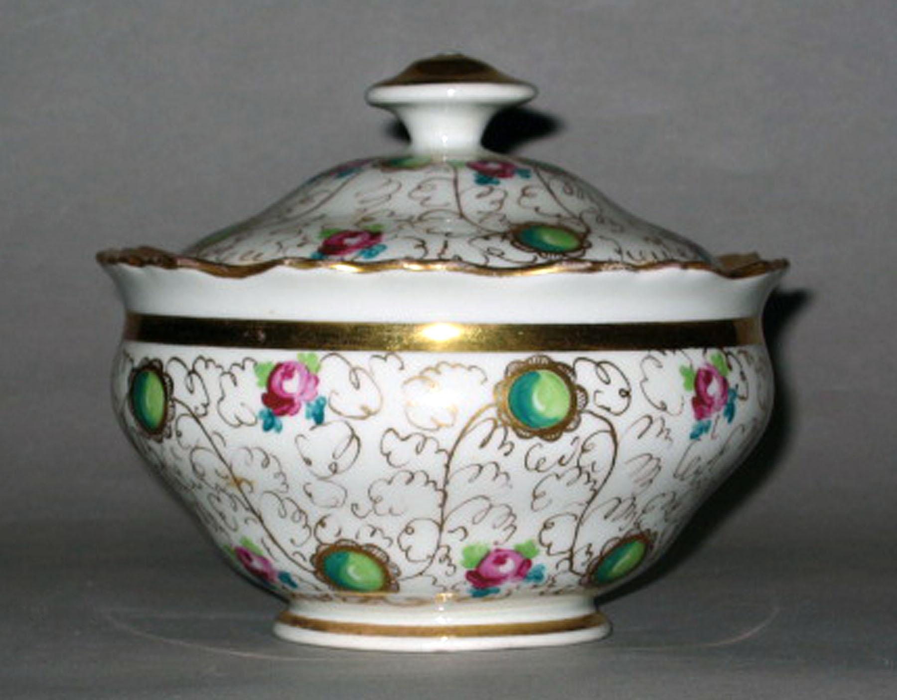 2004.0073.001.003 A, B Aich porcelain sugar bowl
