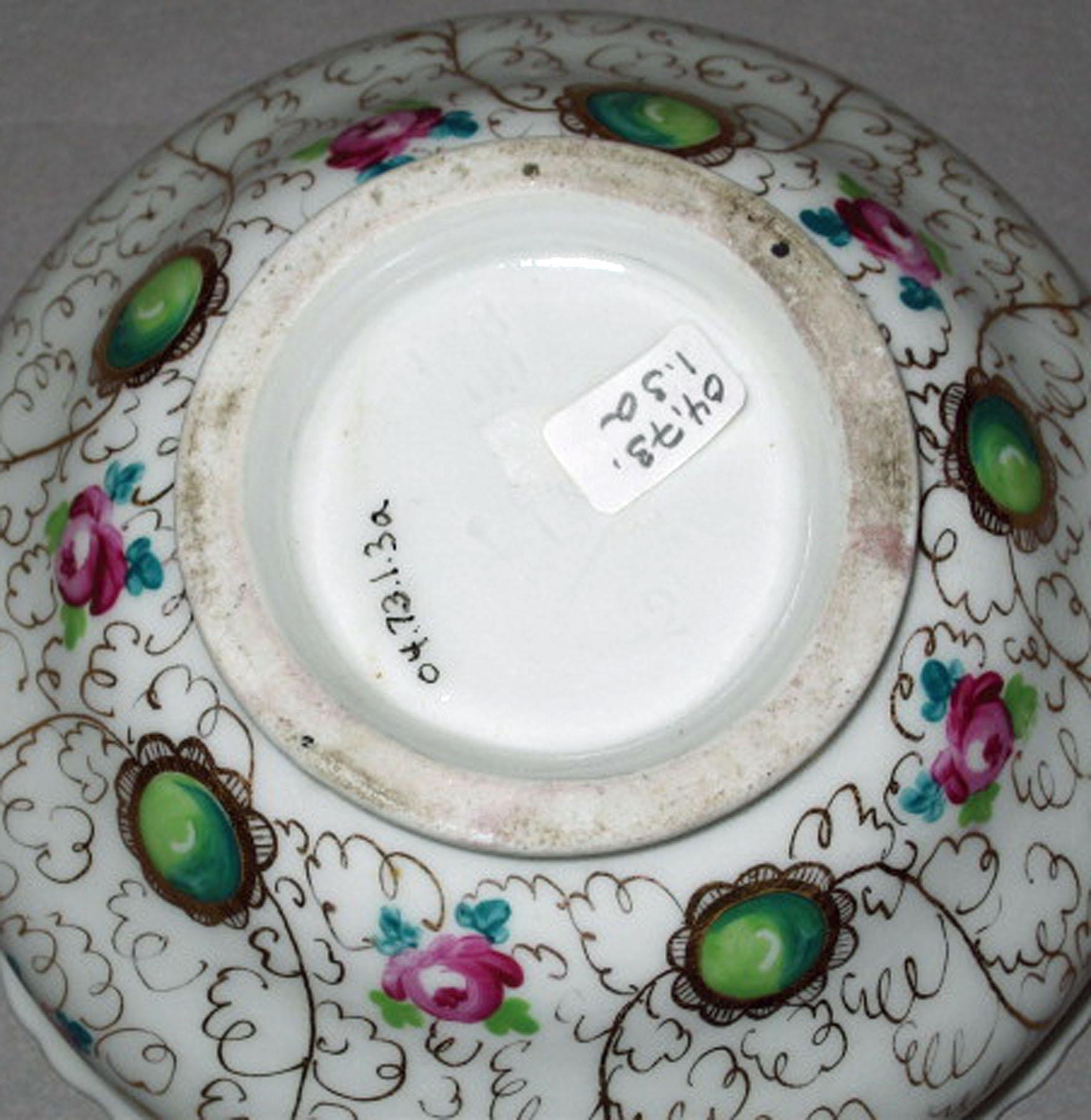 2004.0073.001.003 A Aich porcelain sugar bowl (underside)
