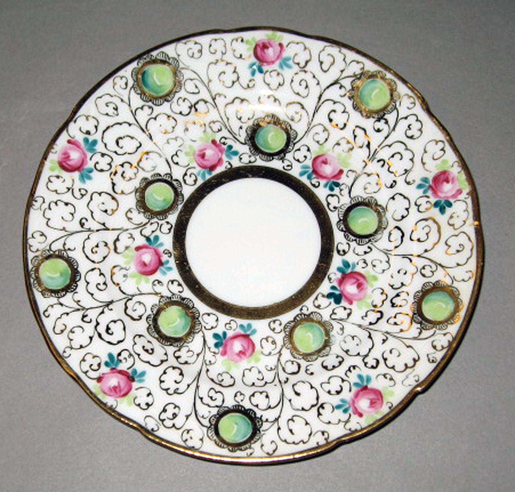 2004.0073.001.004 Aich porcelain plate