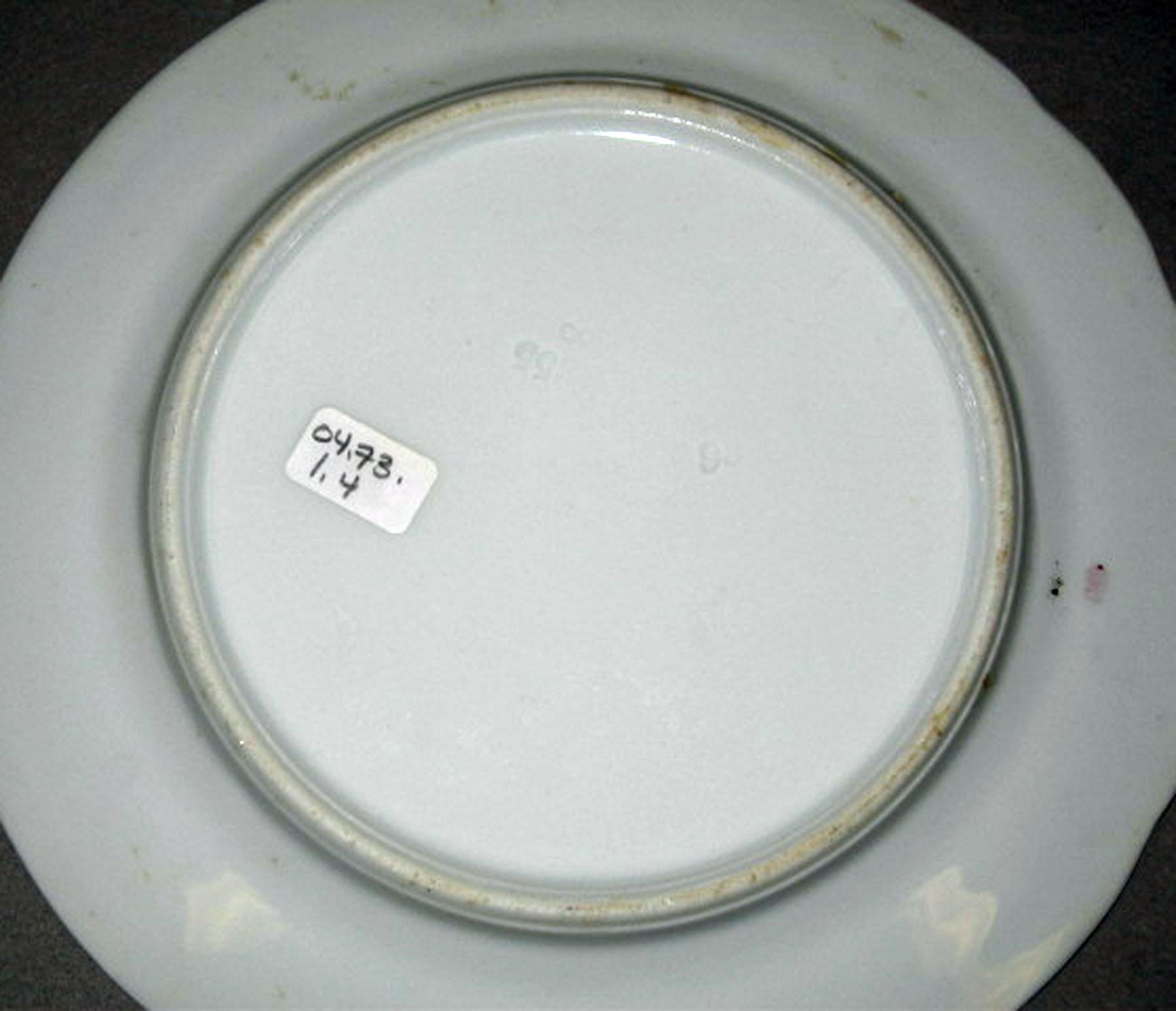 2004.0073.001.004 Aich porcelain plate (underside)