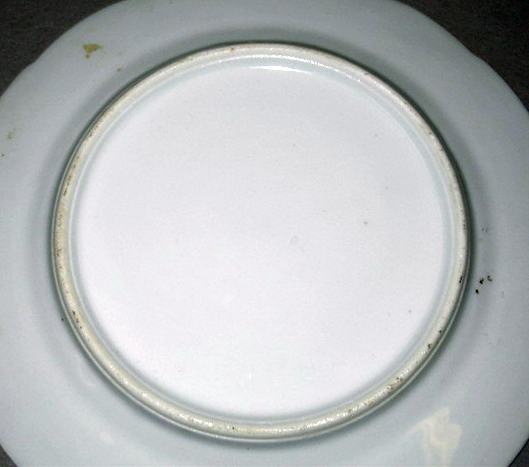 2004.0073.001.005 Aich porcelain plate (underside)