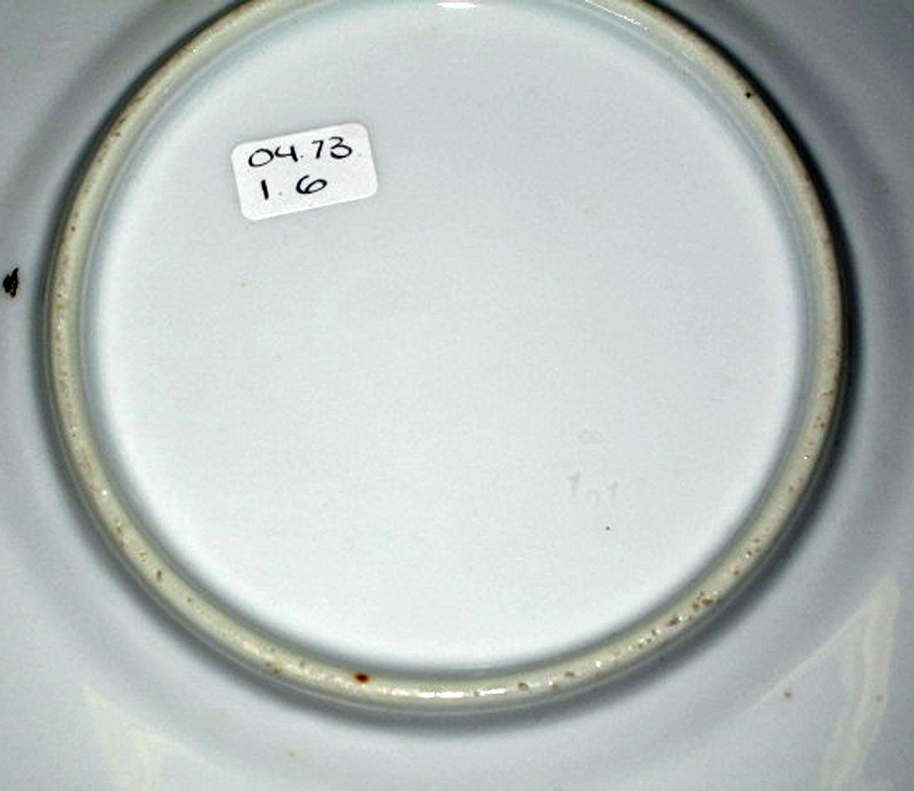 2004.0073.001.006 Aich porcelain plate (underside)
