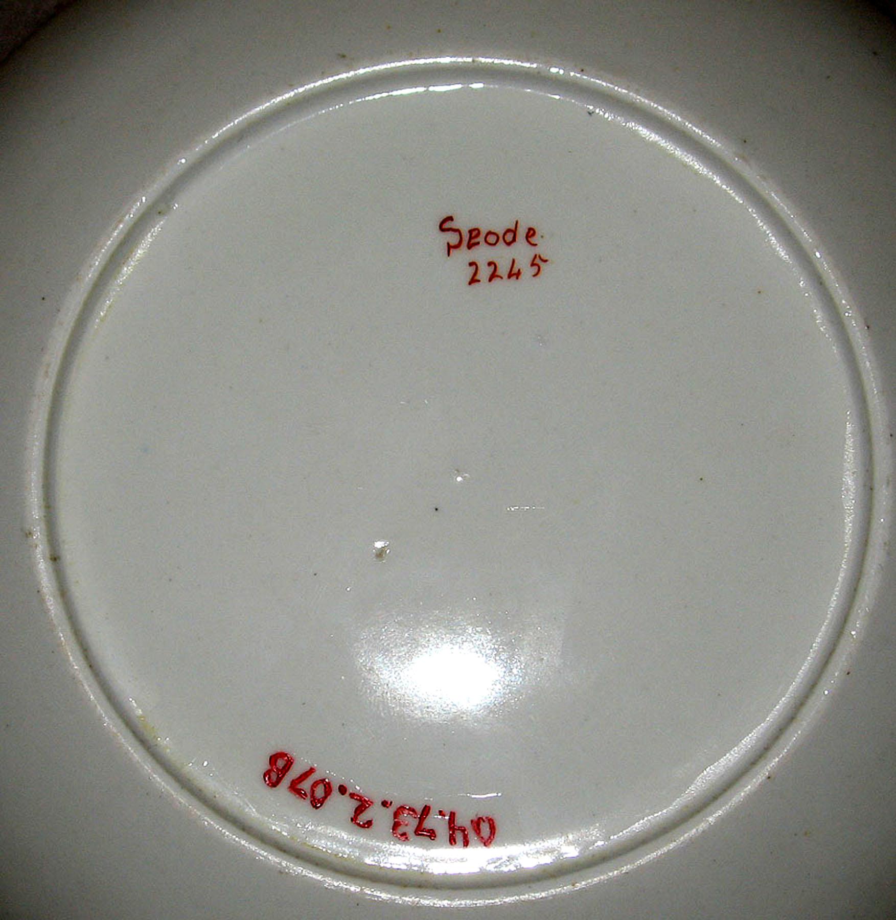 2004.0073.002.007 B Spode bone-china saucer (underside)