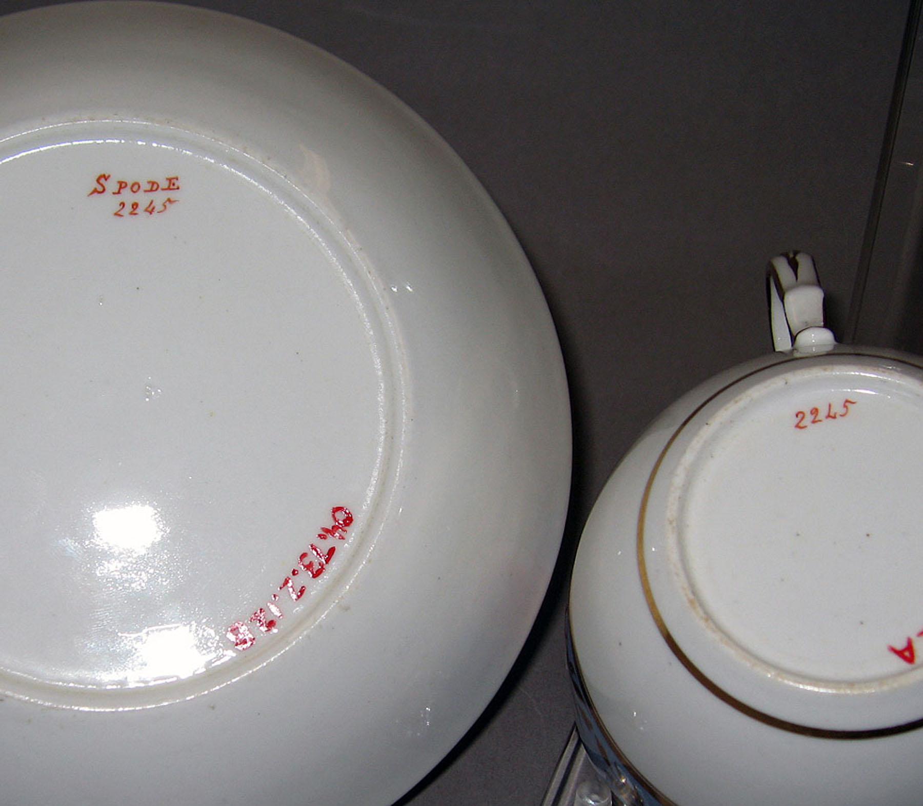 2004.0073.002.012 A, B Spode bone-china teacup and saucer (undersides)