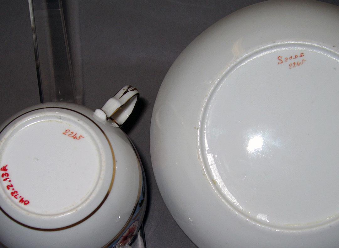 2004.0073.002.013 A, B Spode bone-china teacup and saucer (undersides)