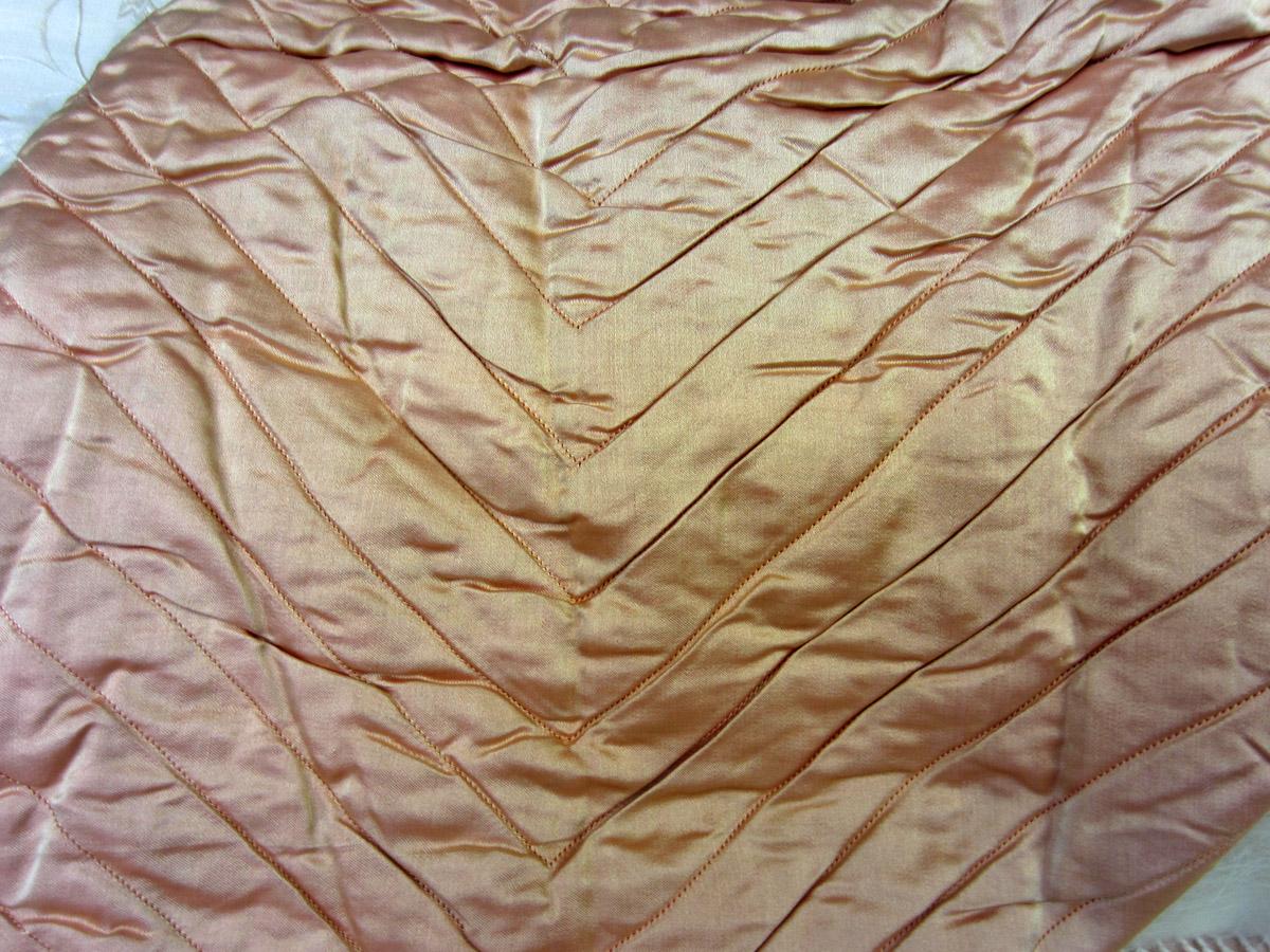 2005.0004.004 Cape, Lining