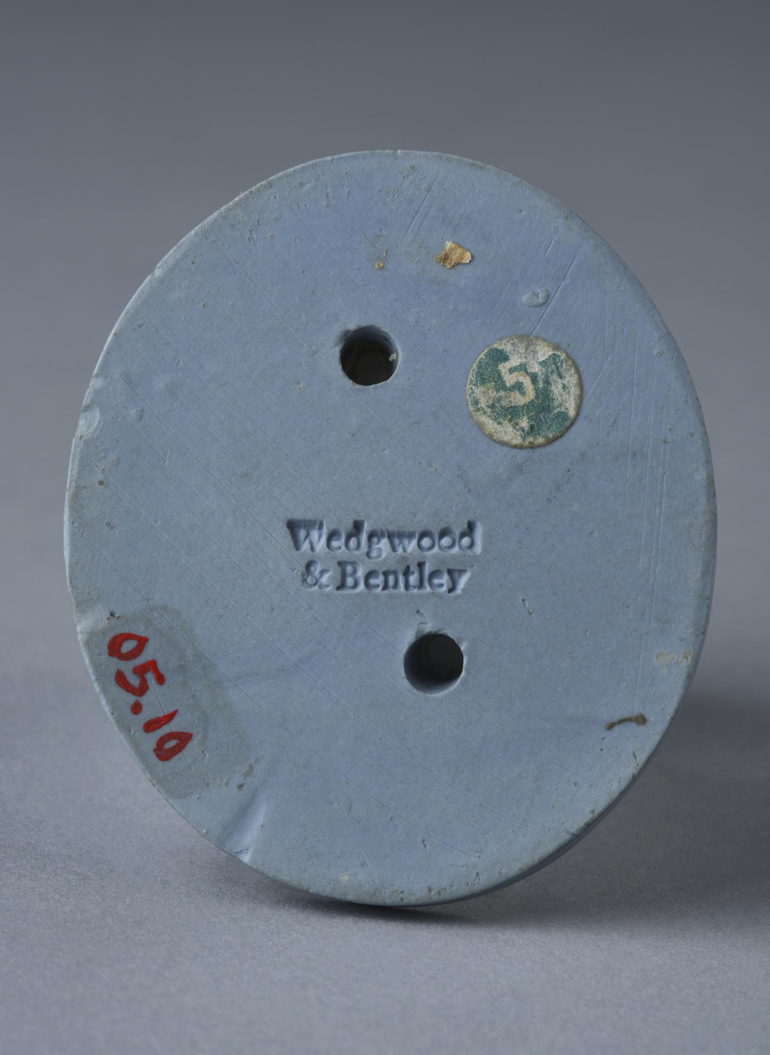 2005.0010 Medallion, view 2, reverse