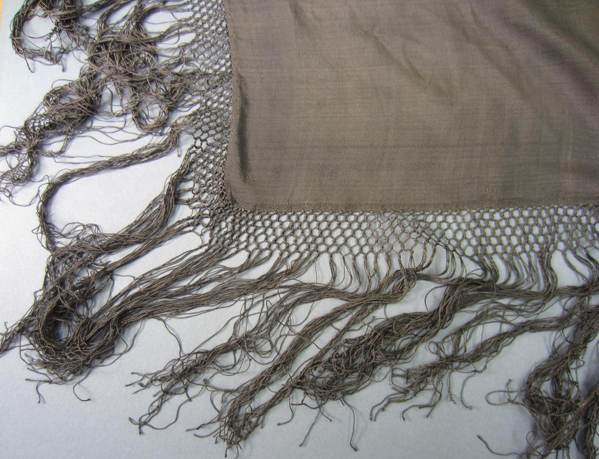 2005.0011.002 Shawl, Fringe