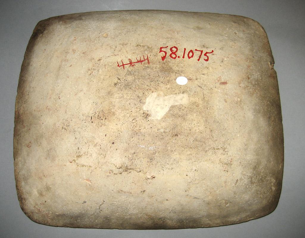 1958.1075 Dish underside
