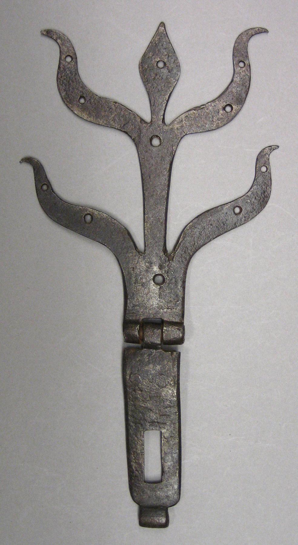 2001.0033.001 Hasp