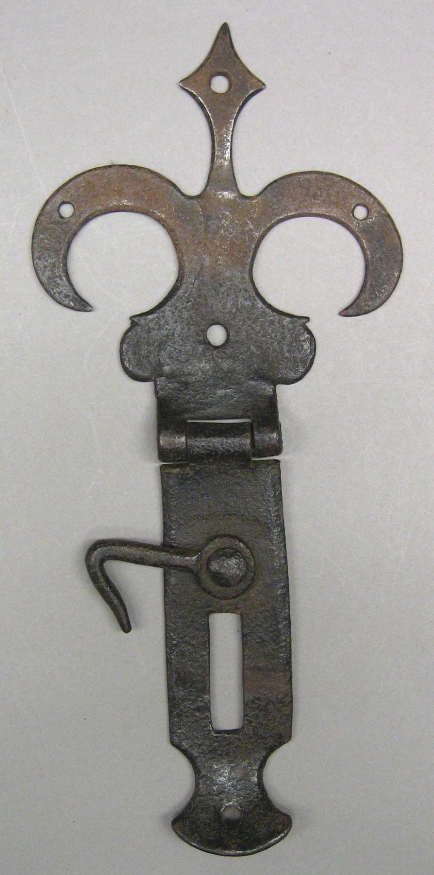 2005.0015.003 Hasp