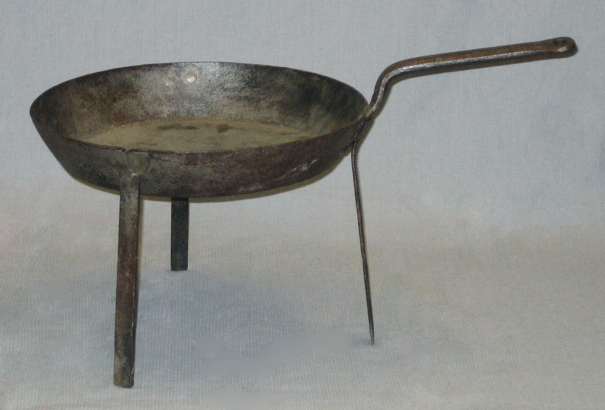 2005.0015.011 Fry pan