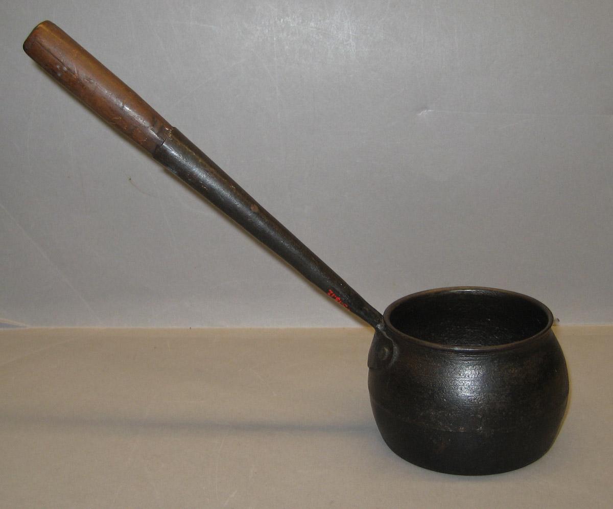 2005.0015.012 Saucepan