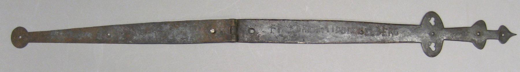2005.0016.001 Hinge