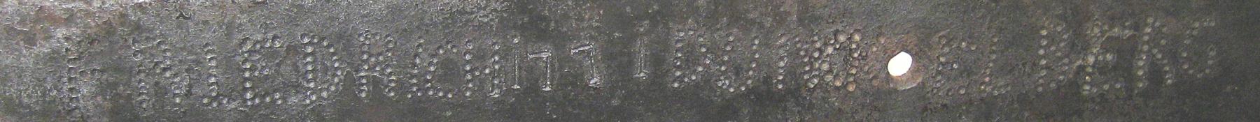 2005.0016.001 Hinge (mark)