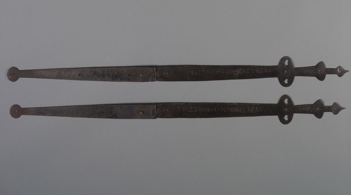 2005.0016.001, .002 Hinge, Strap hinge