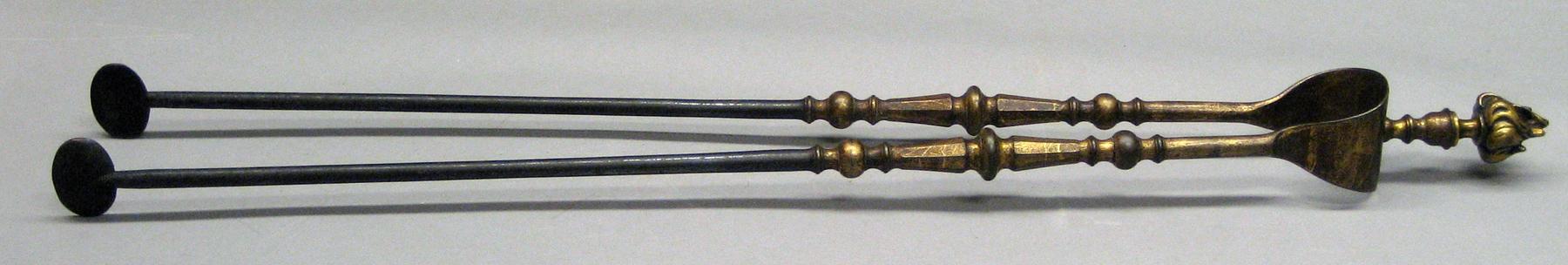 2005.0018.002 Tongs