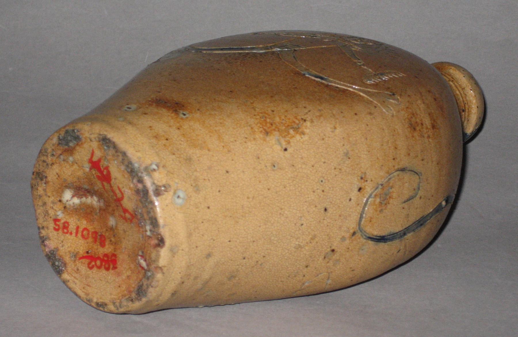 1958.1098 Stoneware bottle or flask (bottom)