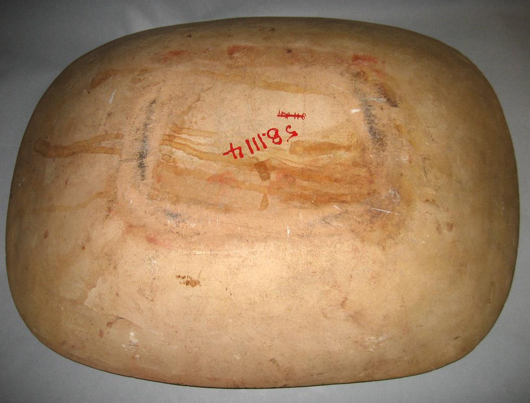 1958.1114 Dish underside