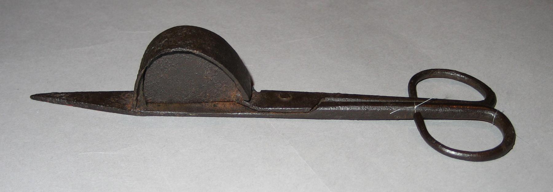 1958.1122 Snuffer
