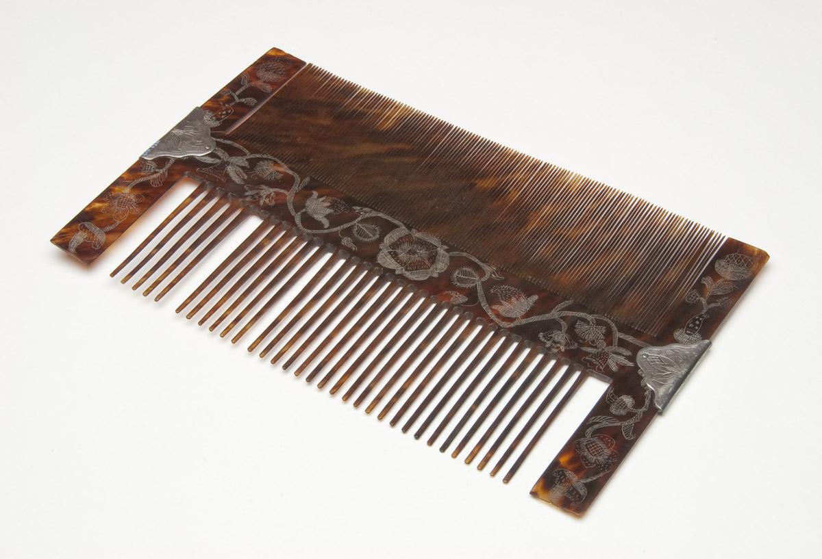 1958.1142 Comb (view 4)