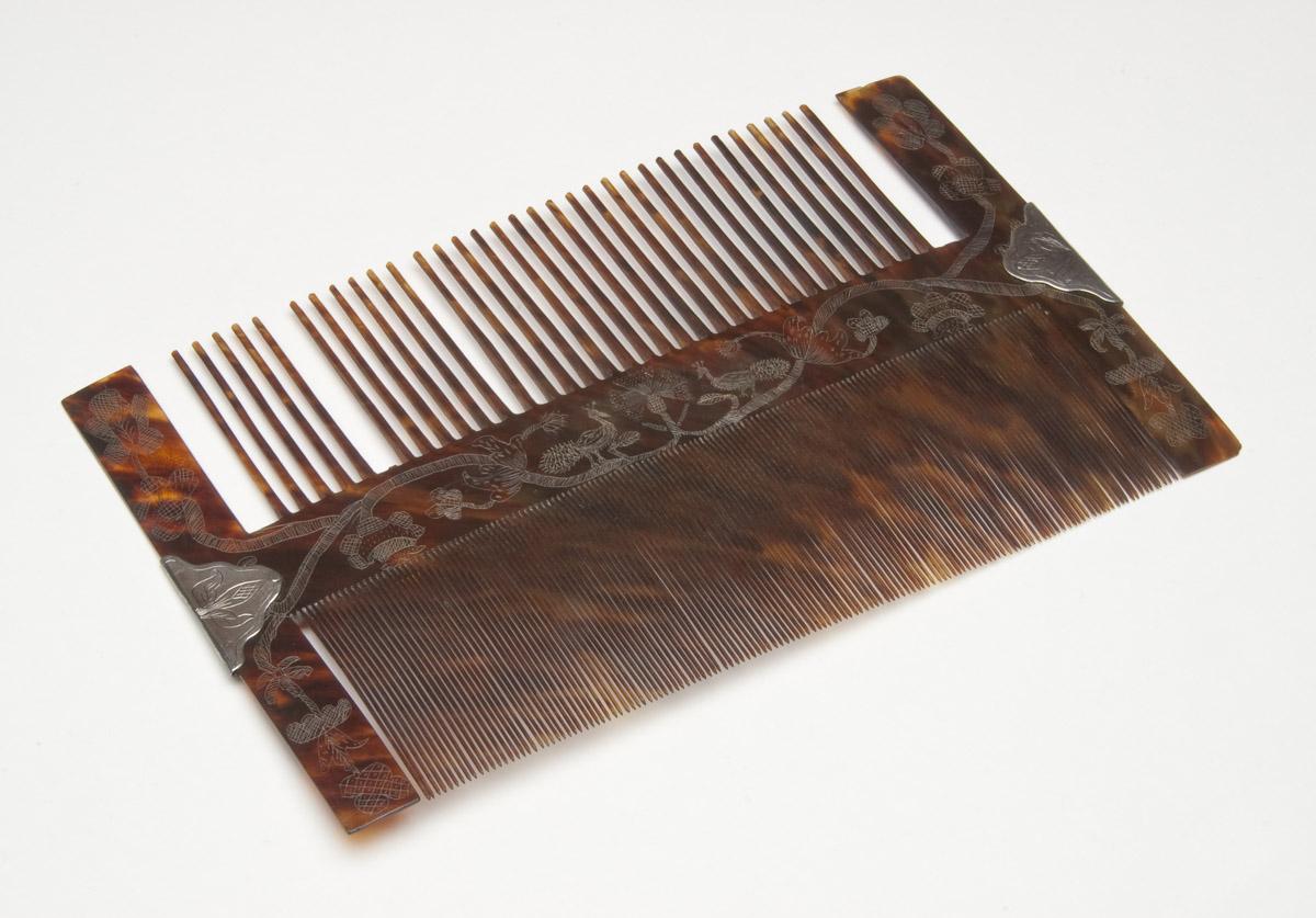 1958.1142 Comb (view 3)
