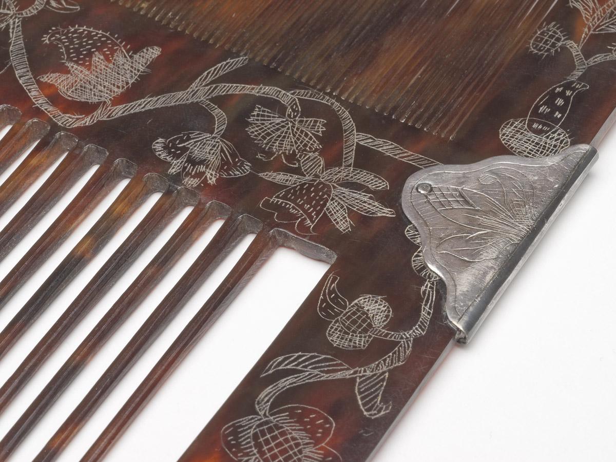 1958.1142 Comb (detail 1)