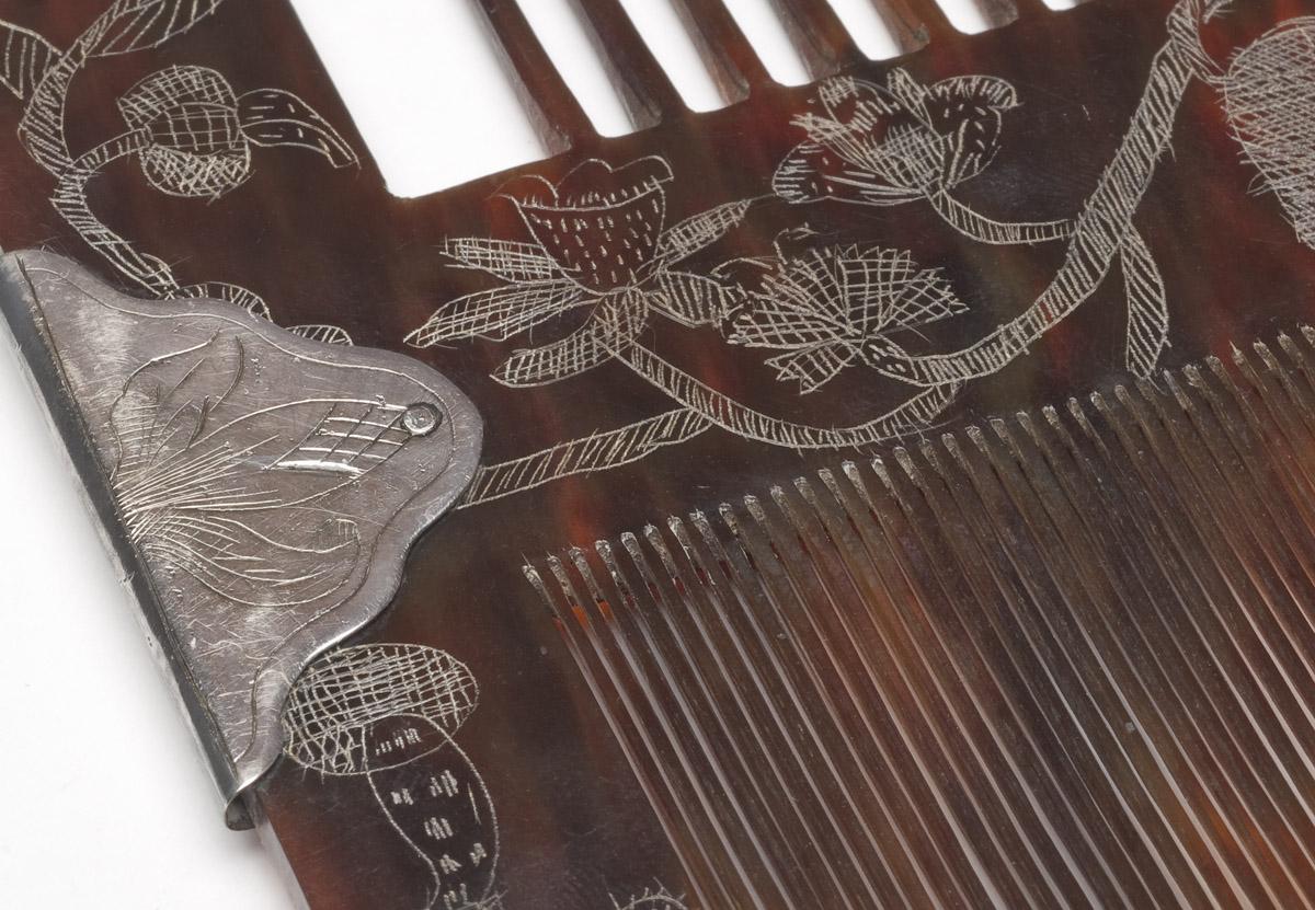 1958.1142 Comb (detail 2)