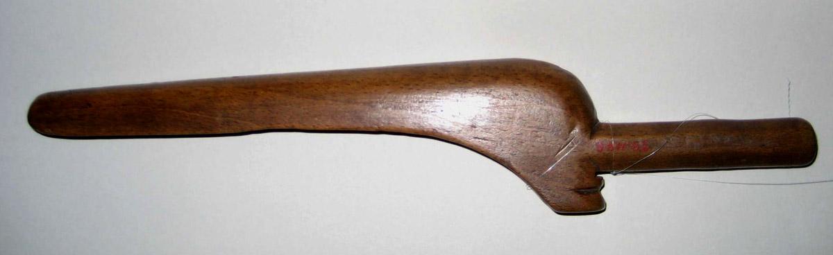 1958.1148 Knitting sheath (view 2)