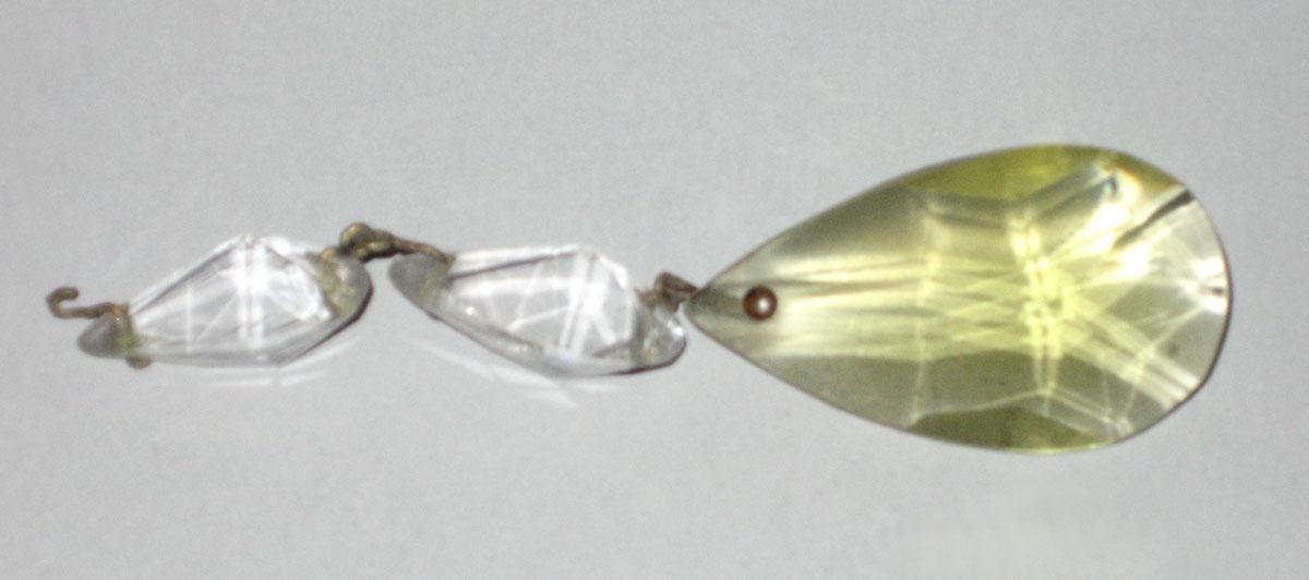 1958.1178 Candelabrum glass drop