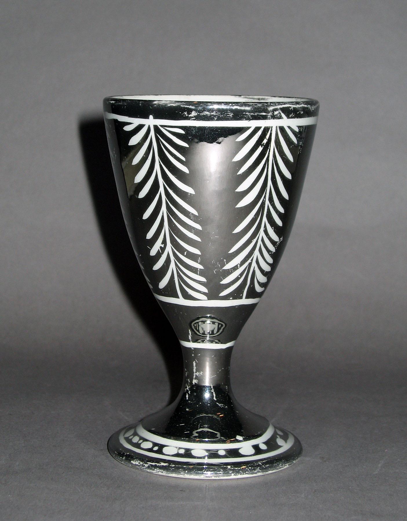 1958.1210 Lusterware cup