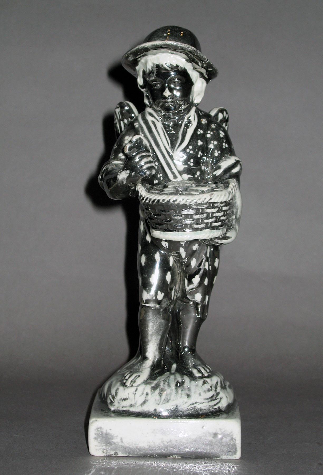 1958.1212 Lusterware figure