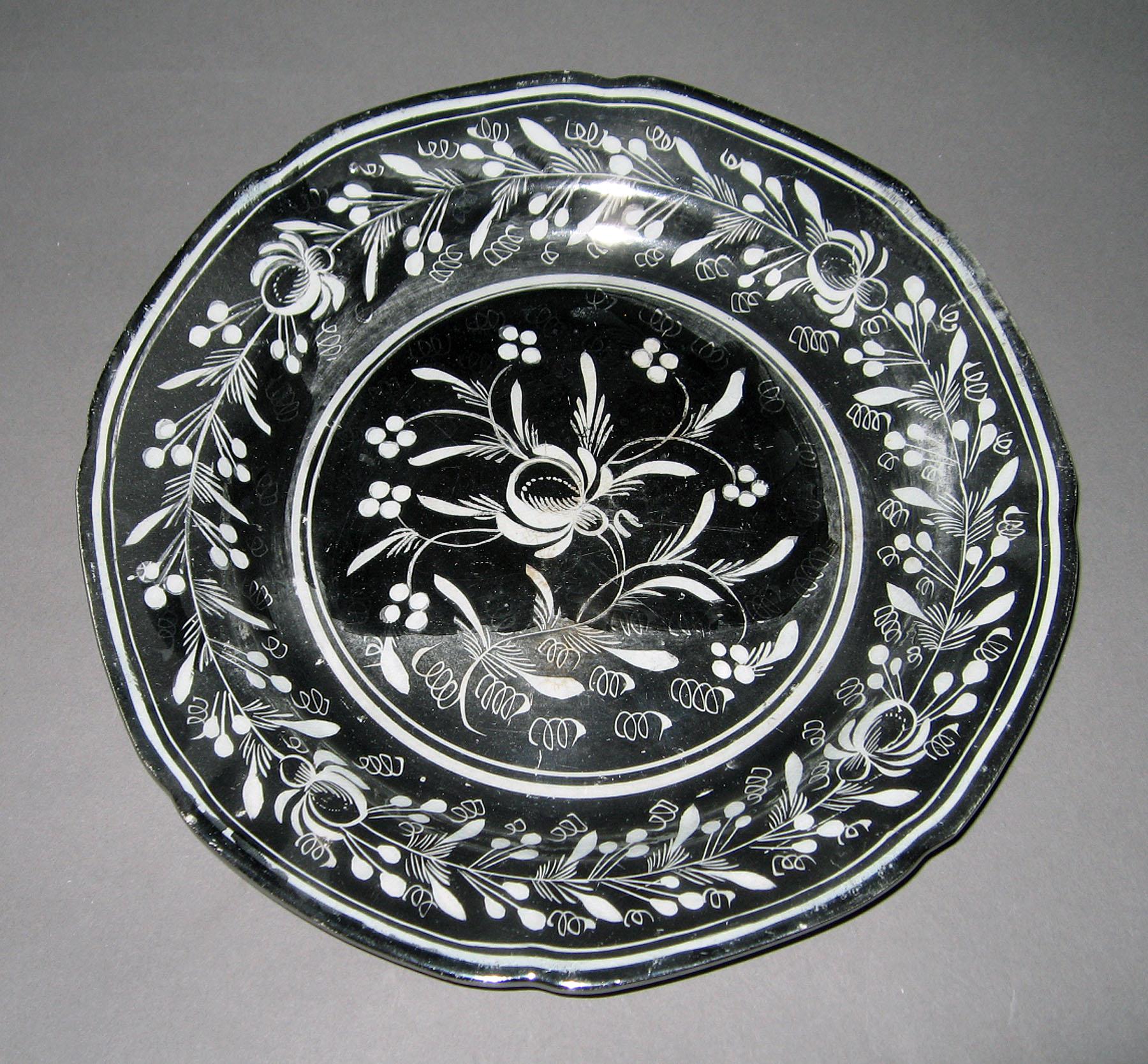 1958.1217 Lusterware plate