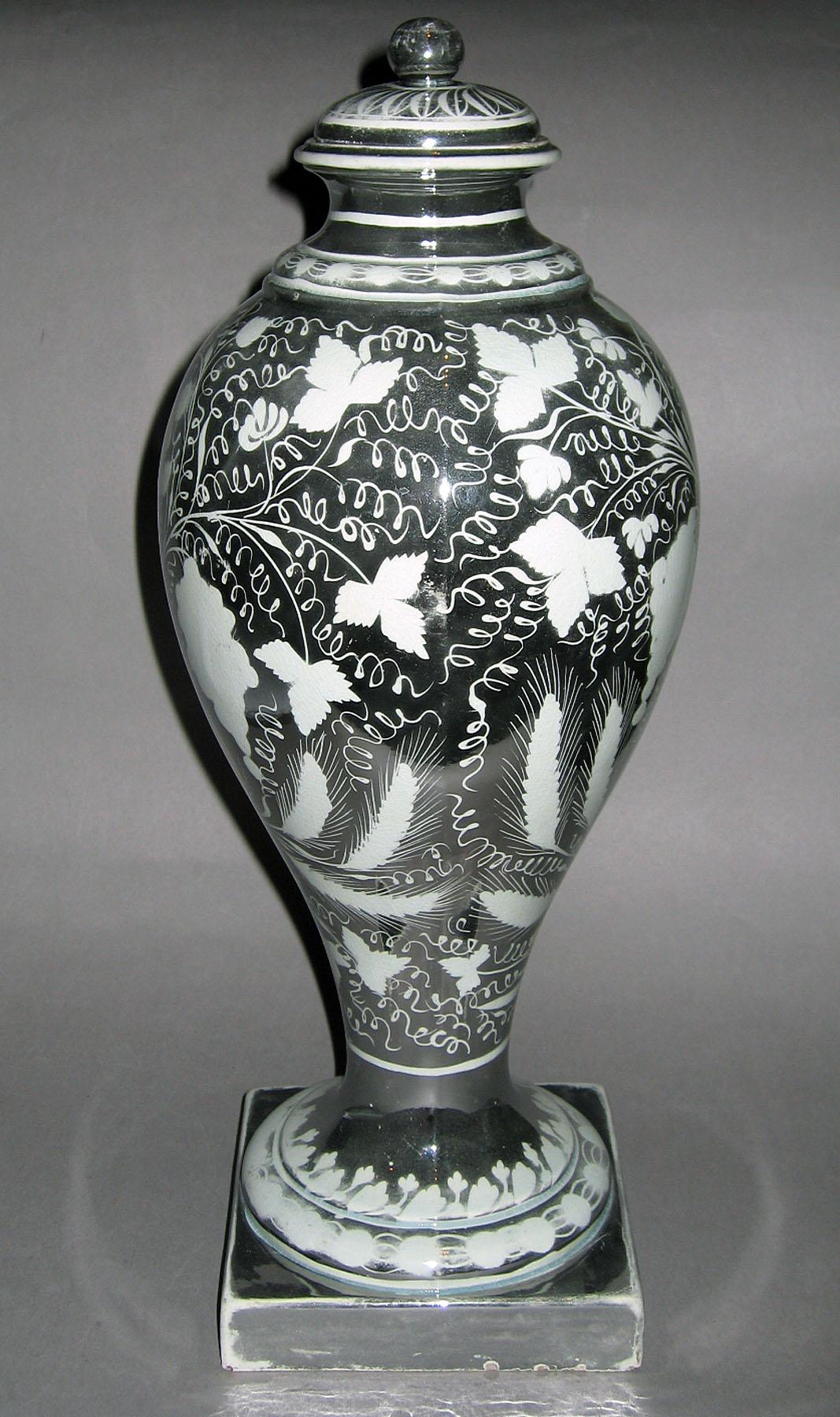 1958.1231 A, B Lusterware urn