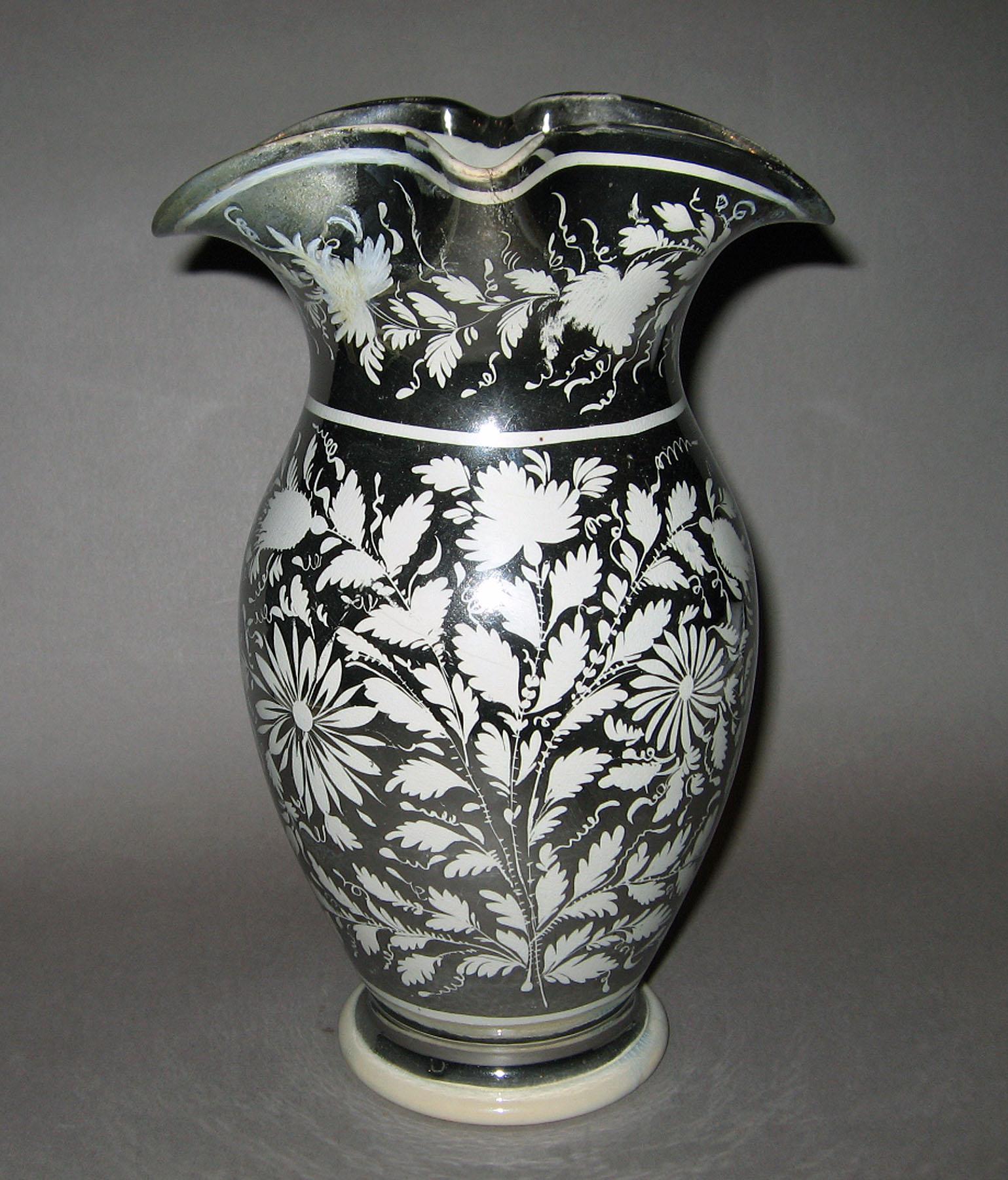 1958.1235 Lusterware vase