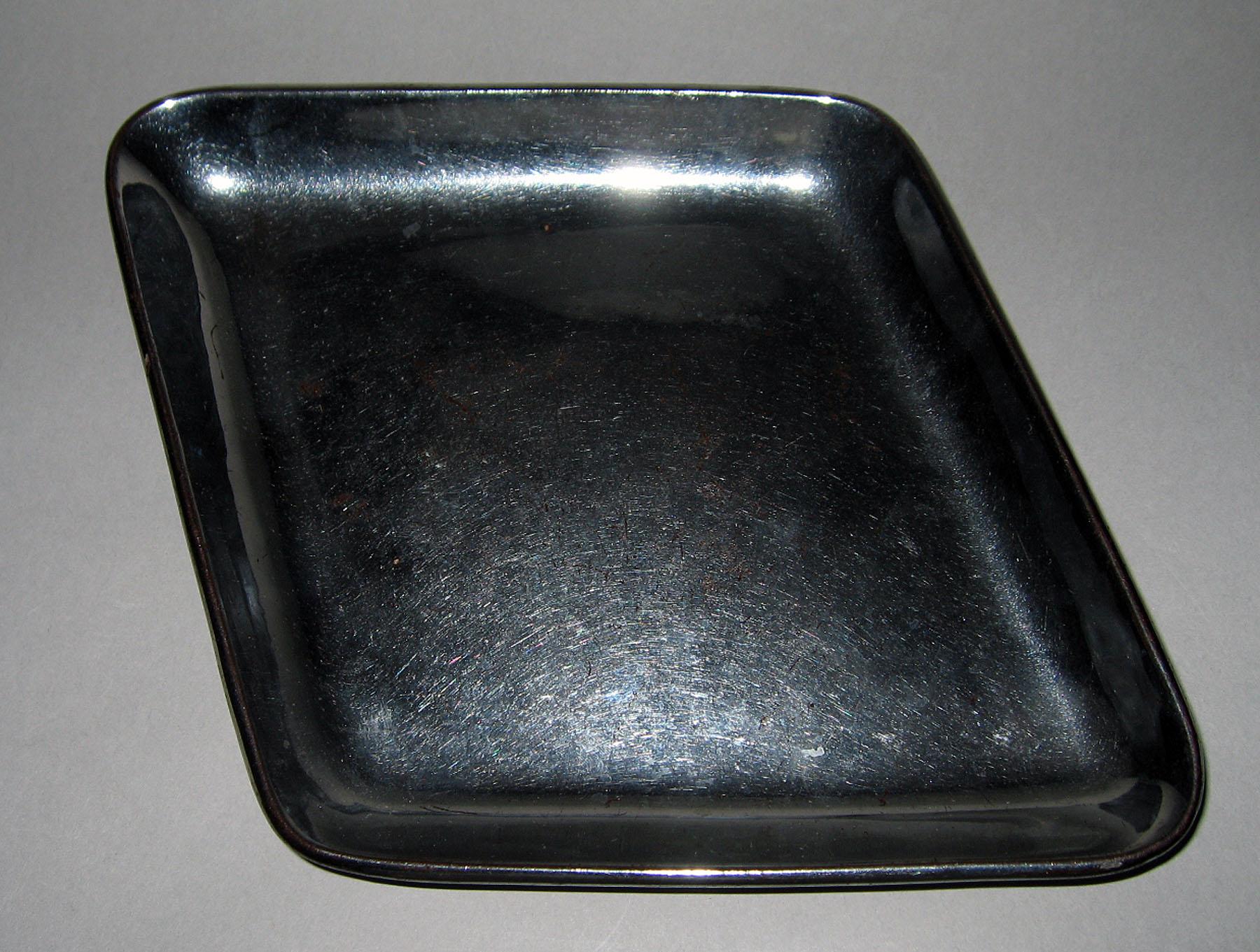 1958.1245 Lusterware Dish