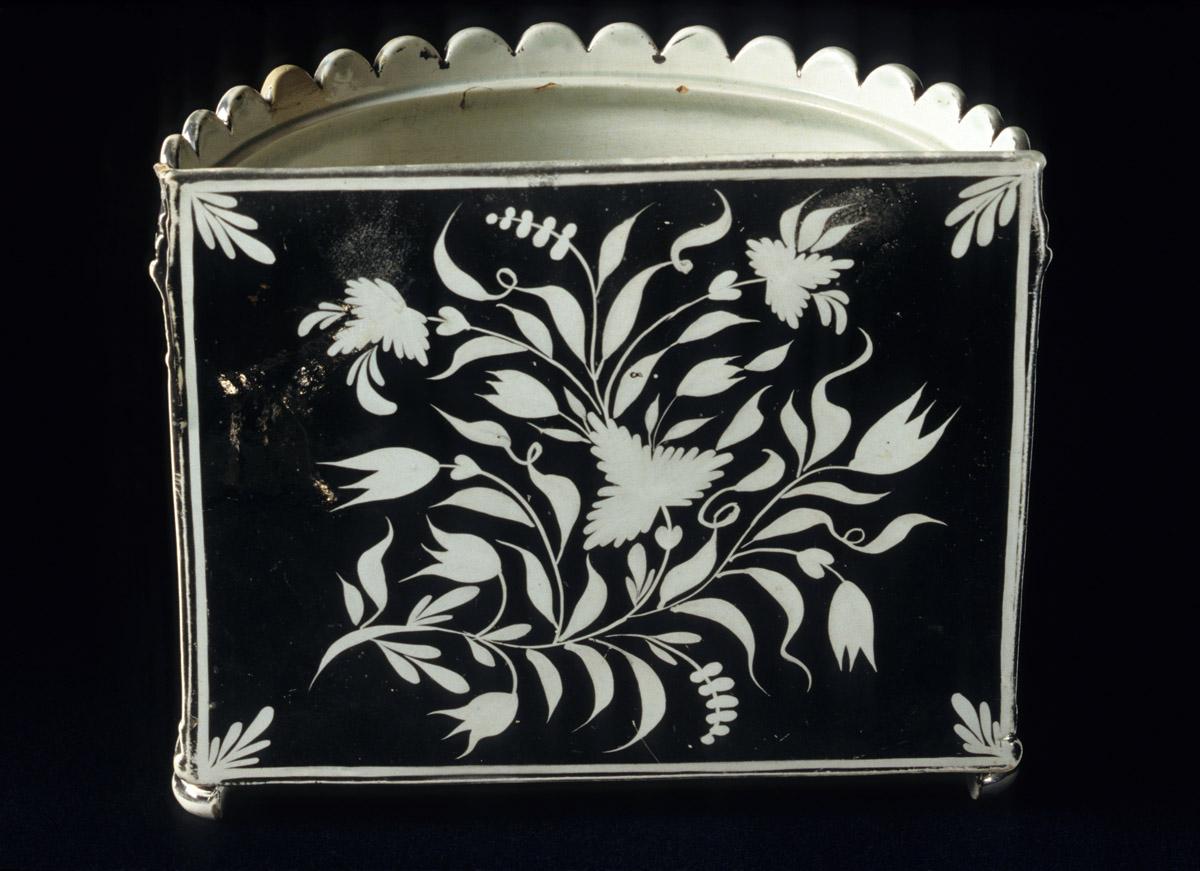 1958.1273 Bough pot (view 2)