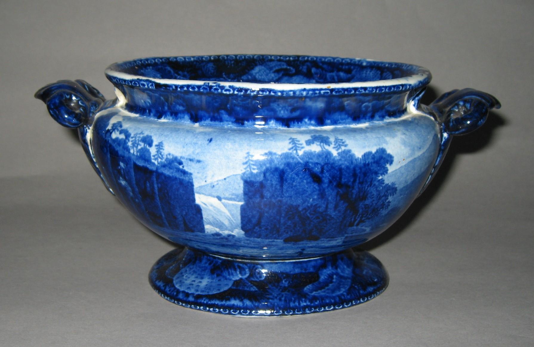 1958.1341 Tureen