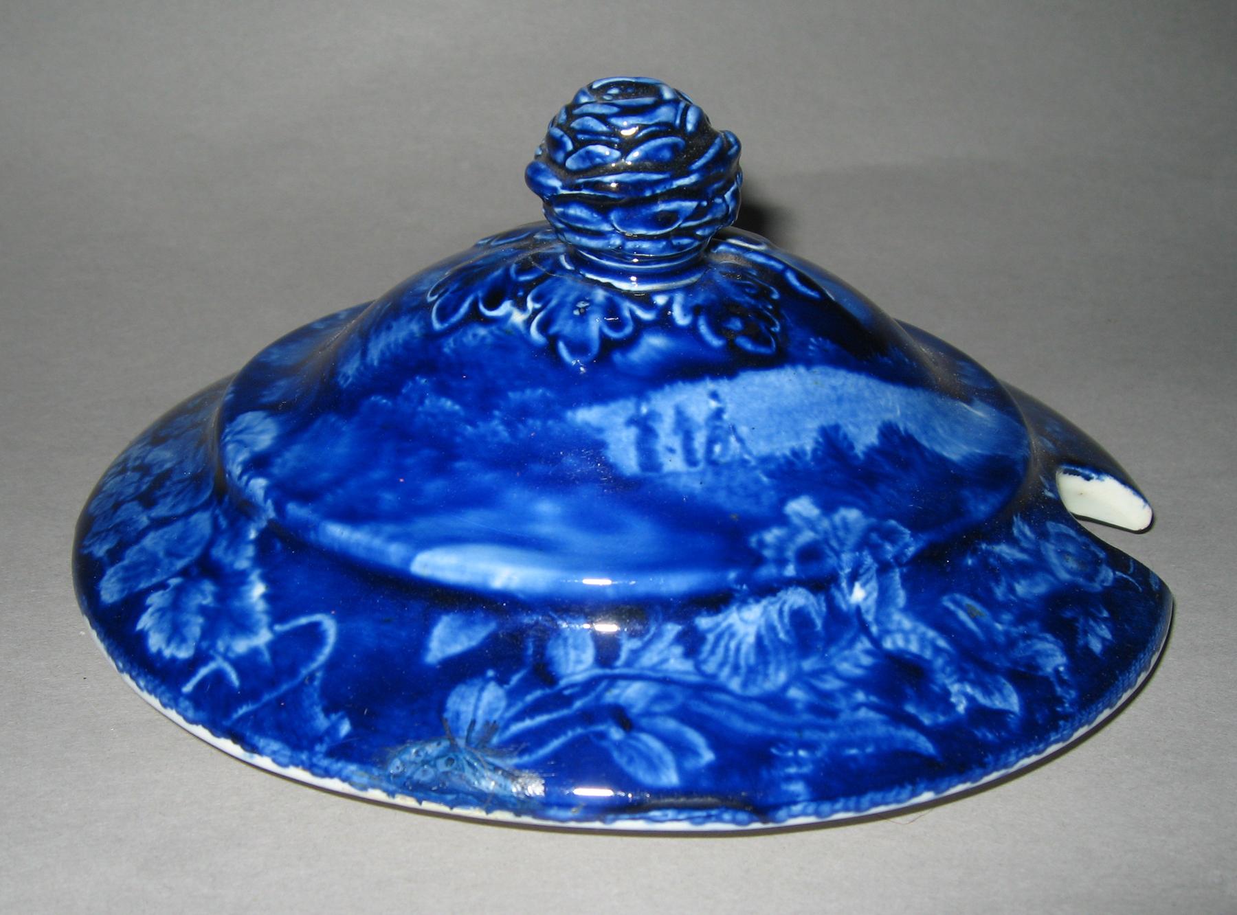 1958.1342 Tureen cover