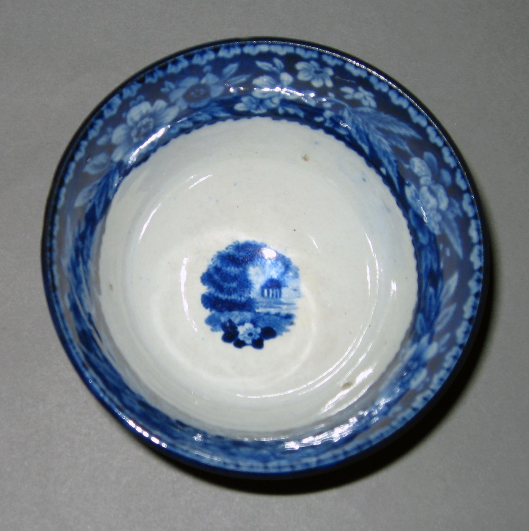 1958.1353 Cup (view 2)