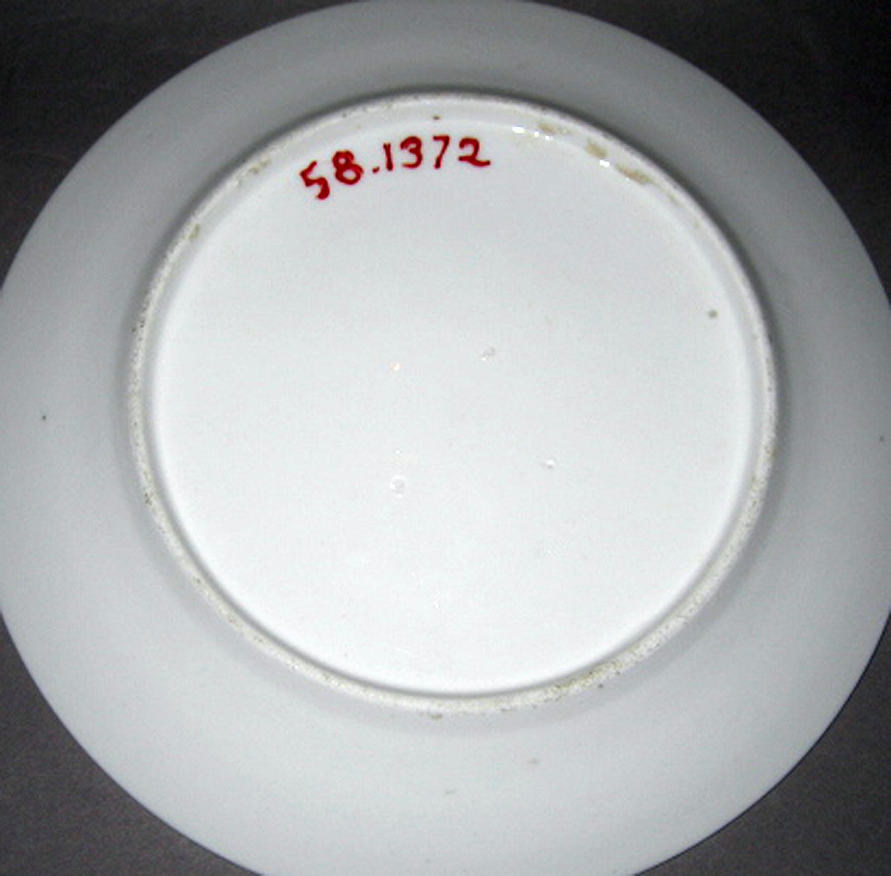 1958.1372 Porcelain plate (underside)
