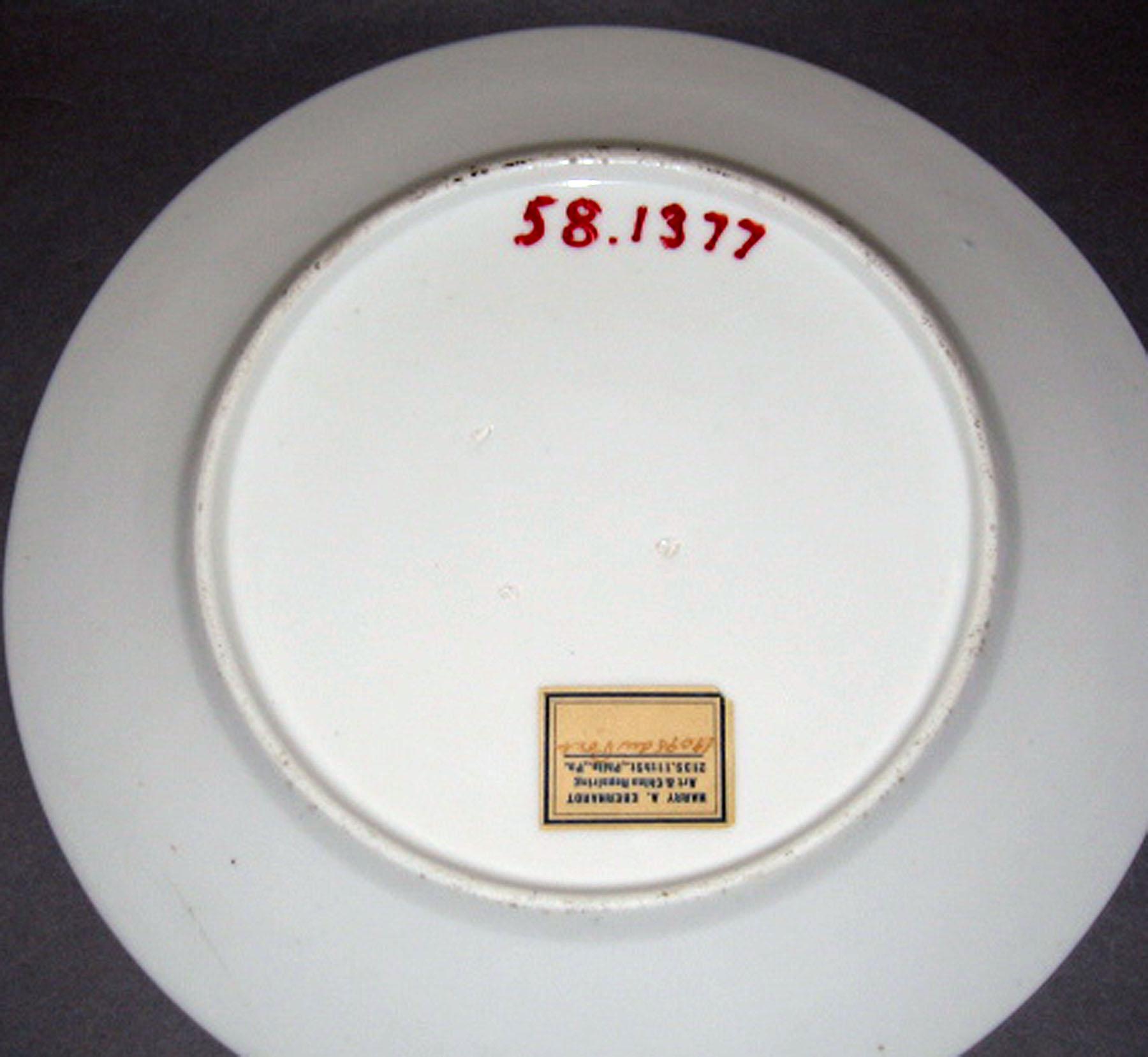 1958.1377 Porcelain plate (underside)