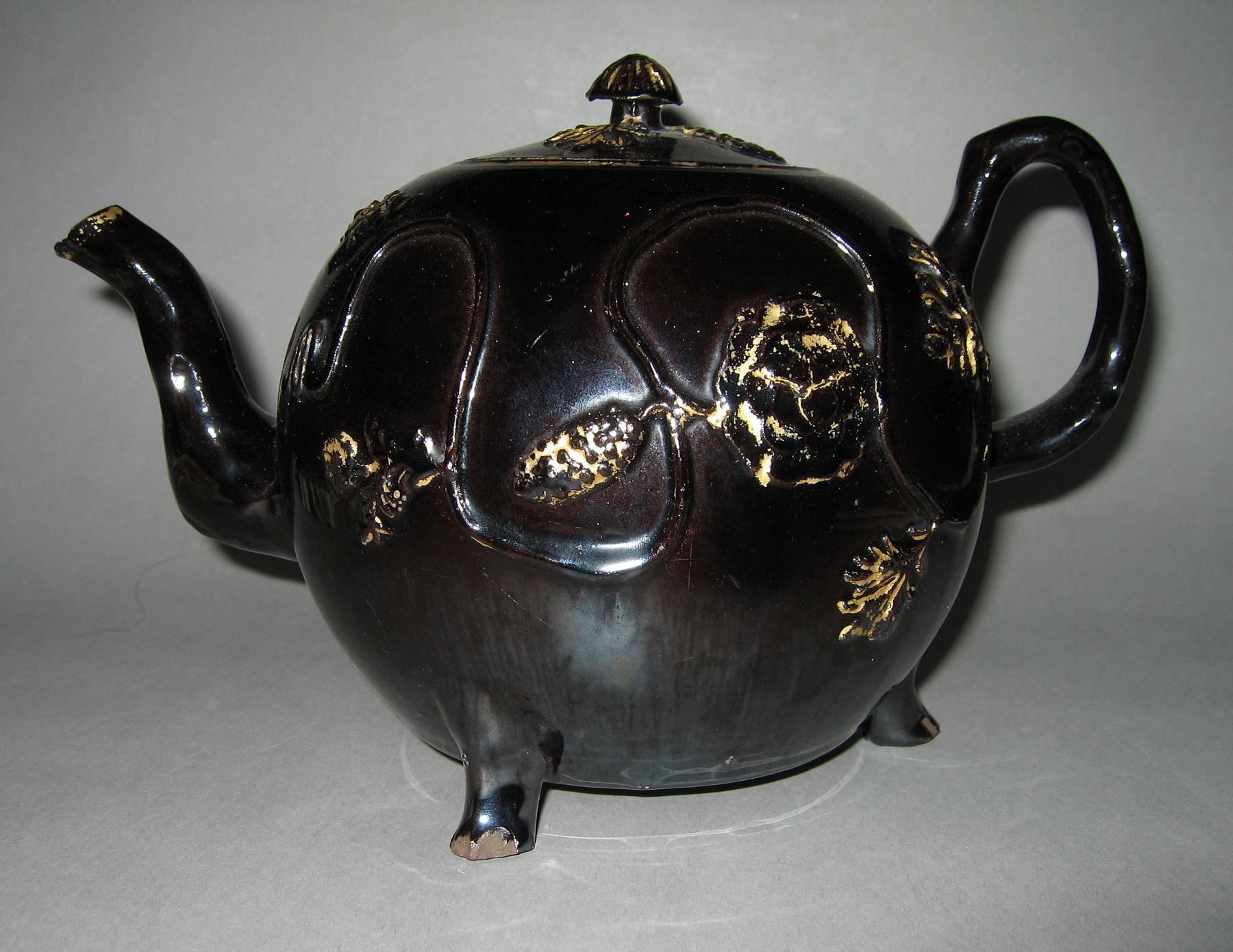 1958.1406 A, B Teapot