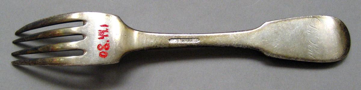 2008.0044.001 Silver Fork underside