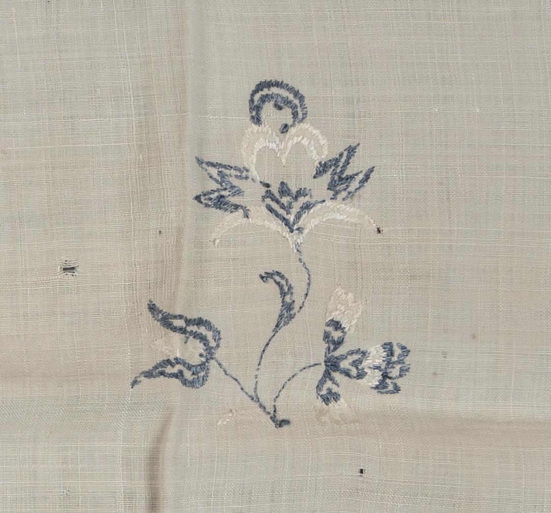 2011.0026.016 Valance, detail 1, reverse