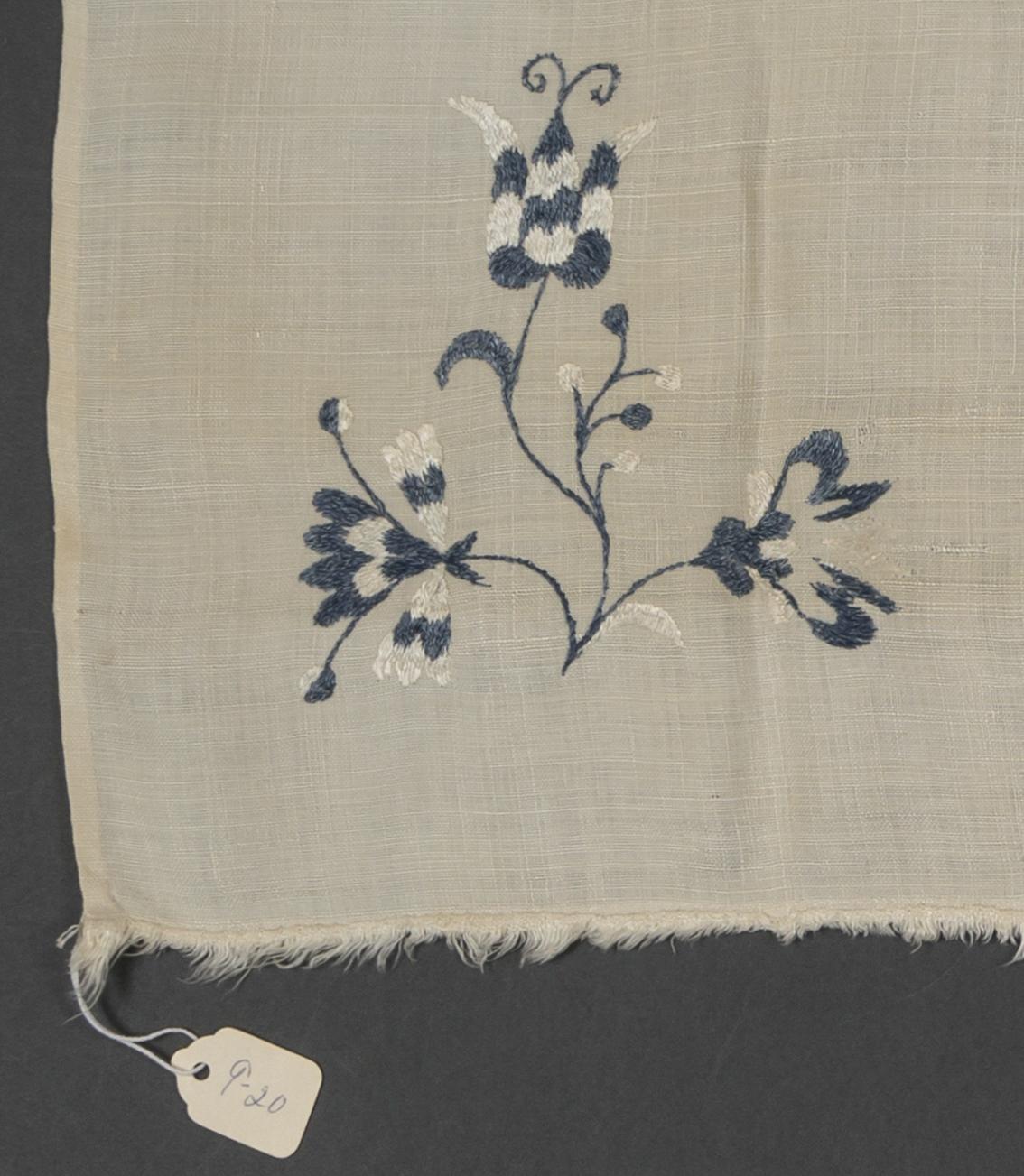 2011.0026.017 Valance, detail 1