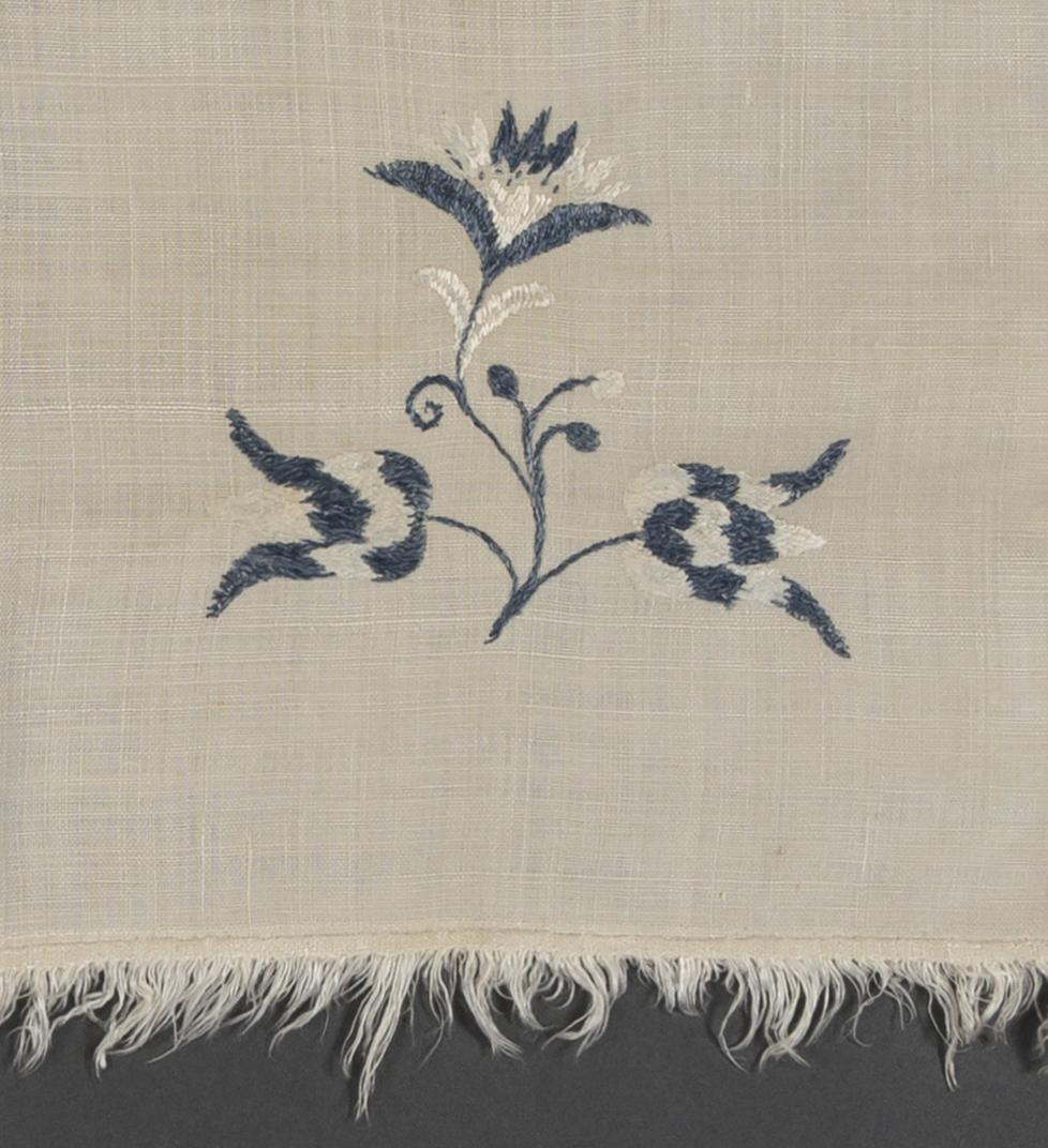 2011.0026.017 Valance, detail 3